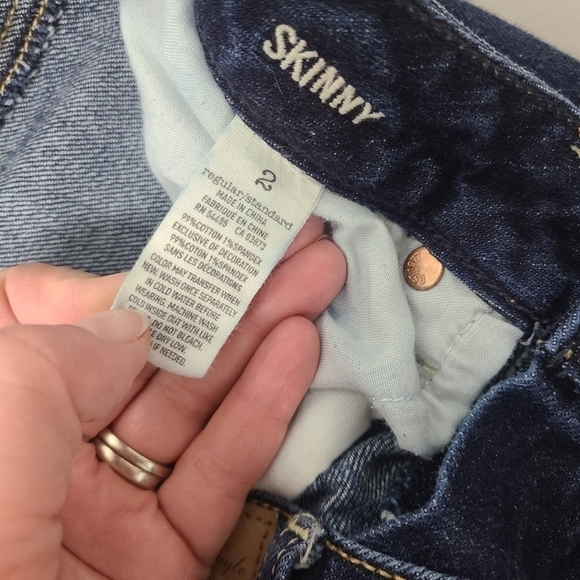 American Eagle Stretch Skinny Jeans Size 2 - Dark Wash - Picture 2 of 6